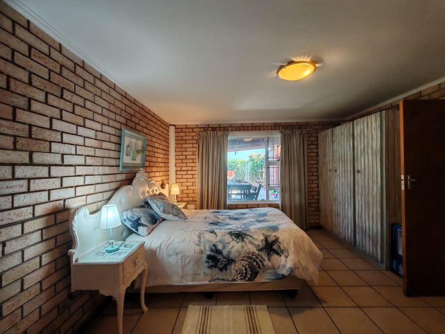 4 Bedroom Property for Sale in Boknesstrand Eastern Cape